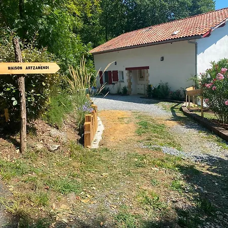La Maison D'artzamendi 펜션 *